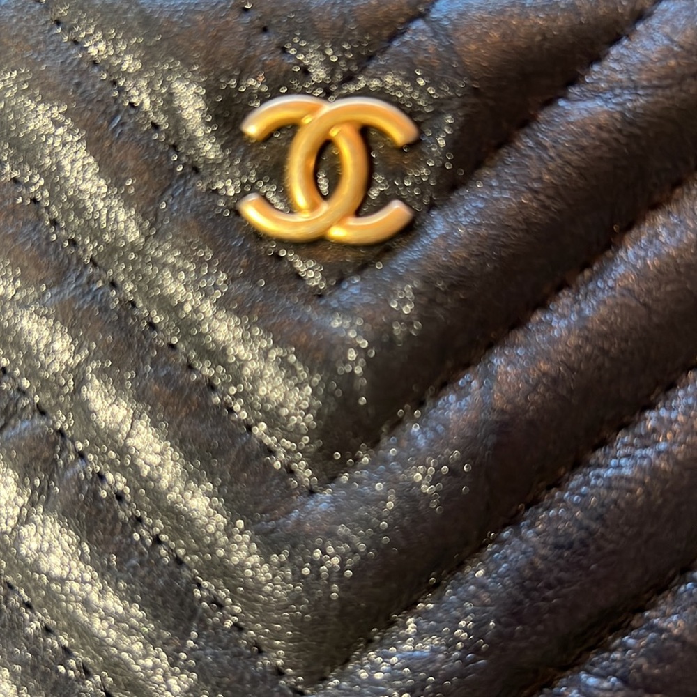 CHANEL CLUTCH - Picture 9 of 16